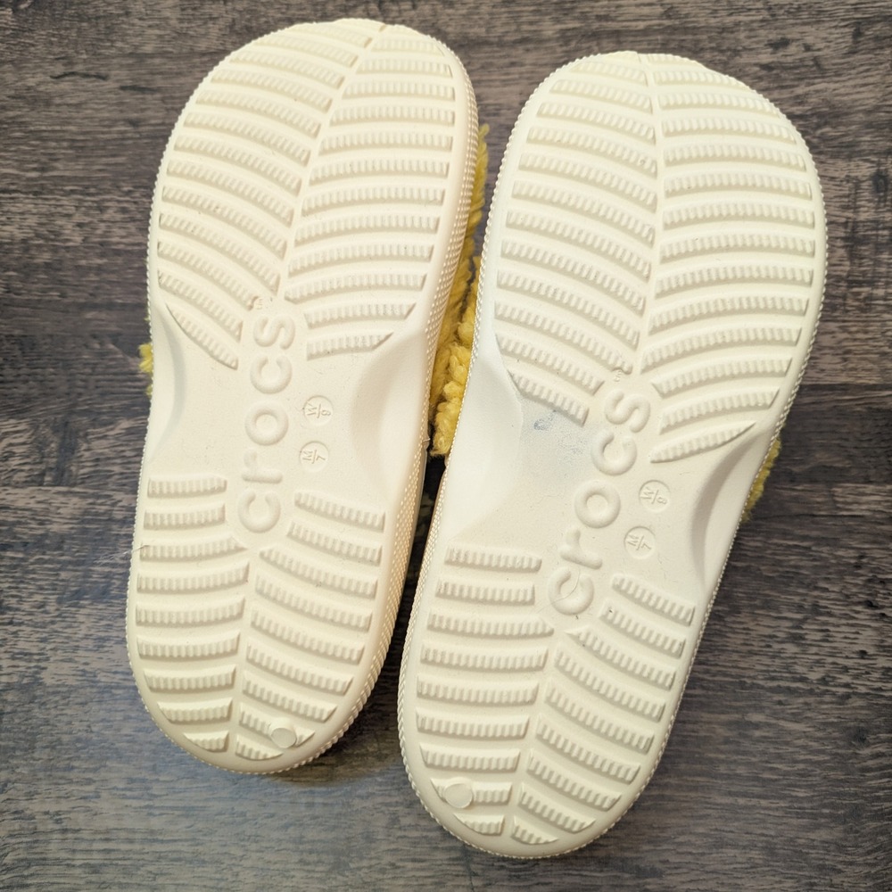 Crocs The Thing Fuzzy Clogs Sunflower Yellow M7 W9 211327 Sherpa Winter Dopamine - Picture 9 of 10